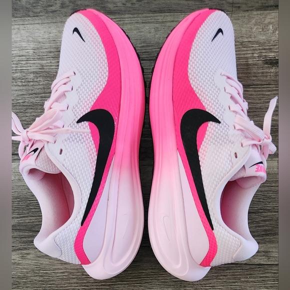 **LIKE NEW** Nike Revolution 8 Sz 9 Pink Foam Hyper Pink Running Walking Shoe - Picture 7 of 11